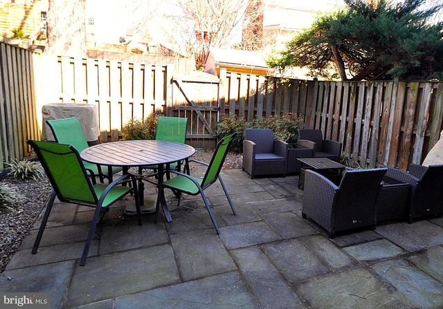 5922 MUNSON CT, Falls Church, VA 22041