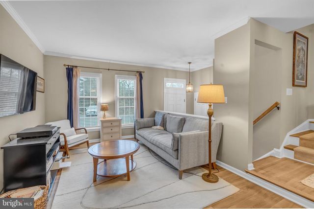 5922 MUNSON CT, Falls Church, VA 22041