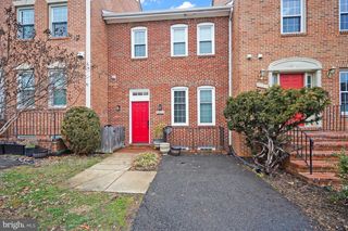 5922 MUNSON CT, Falls Church, VA 22041