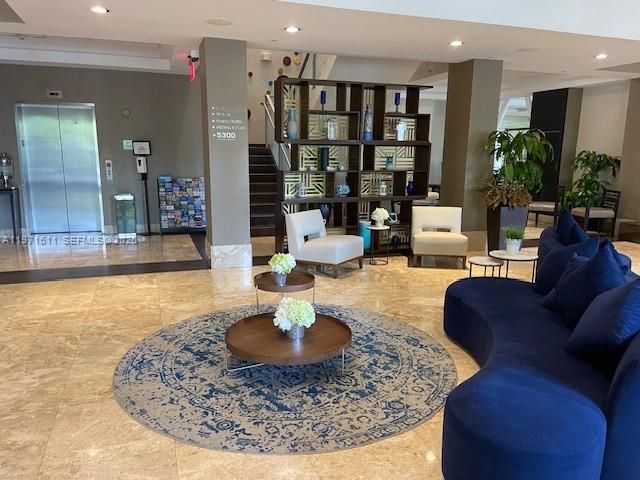 5300 NW 87th Ave 316, Doral, FL 33178