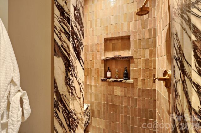 518 Clarice Avenue 100, Charlotte, NC 28204