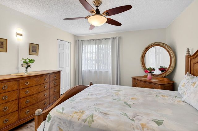 321 Knotty Pine Circle C-2, Greenacres, FL 33463