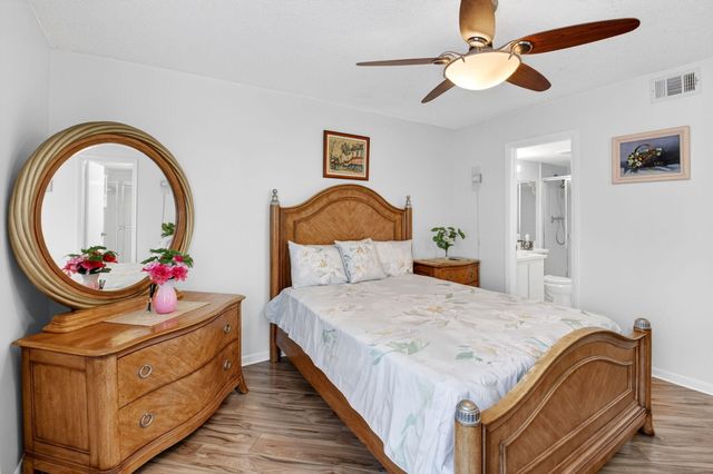321 Knotty Pine Circle C-2, Greenacres, FL 33463