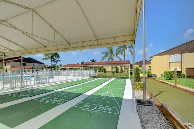 321 Knotty Pine Circle C-2, Greenacres, FL 33463