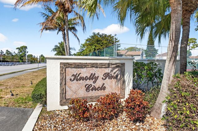 321 Knotty Pine Circle C-2, Greenacres, FL 33463