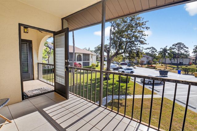 321 Knotty Pine Circle C-2, Greenacres, FL 33463
