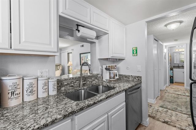 9867 E Peakview Avenue E1, Englewood, CO 80111