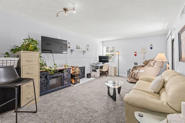 9867 E Peakview Avenue E1, Englewood, CO 80111