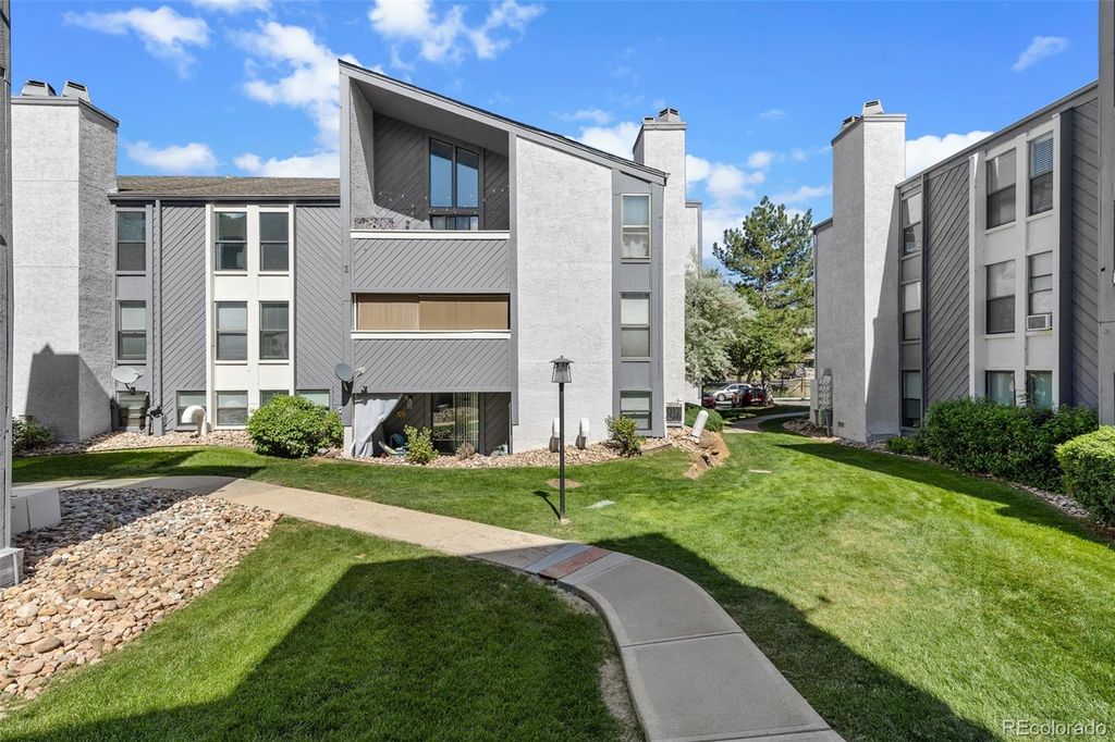 9867 E Peakview Avenue E1, Englewood, CO 80111