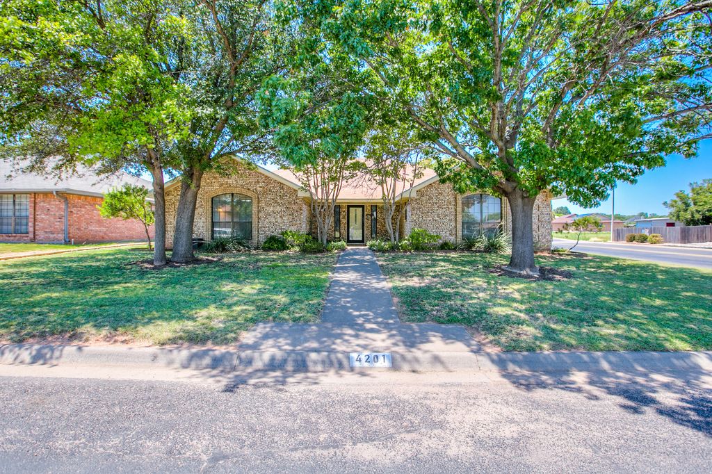 Image 1 of property listing at 4201 Shefflera Drive, San Angelo, TX 76904