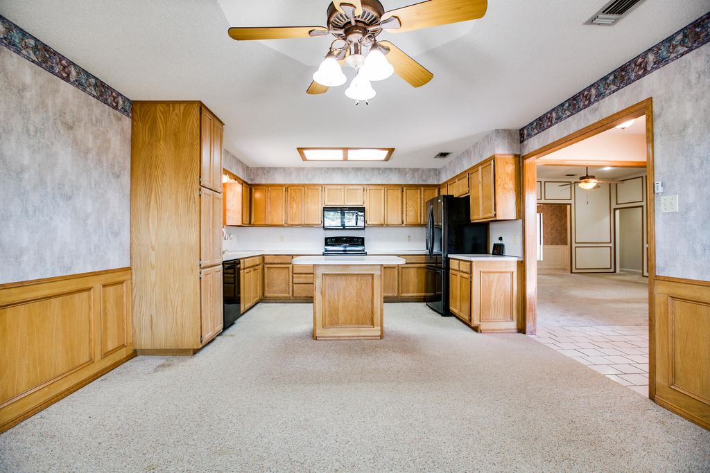 Image 12 of property listing at 4201 Shefflera Drive, San Angelo, TX 76904