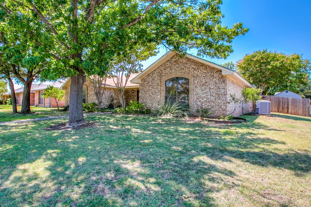 Image 2 of property listing at 4201 Shefflera Drive, San Angelo, TX 76904