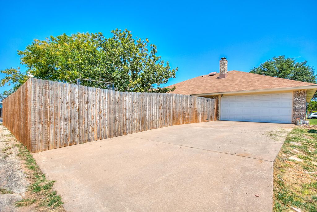 Image 34 of property listing at 4201 Shefflera Drive, San Angelo, TX 76904