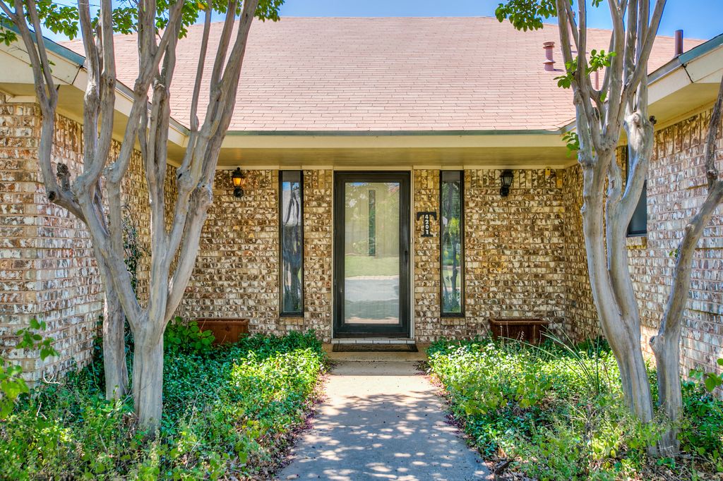 Image 5 of property listing at 4201 Shefflera Drive, San Angelo, TX 76904