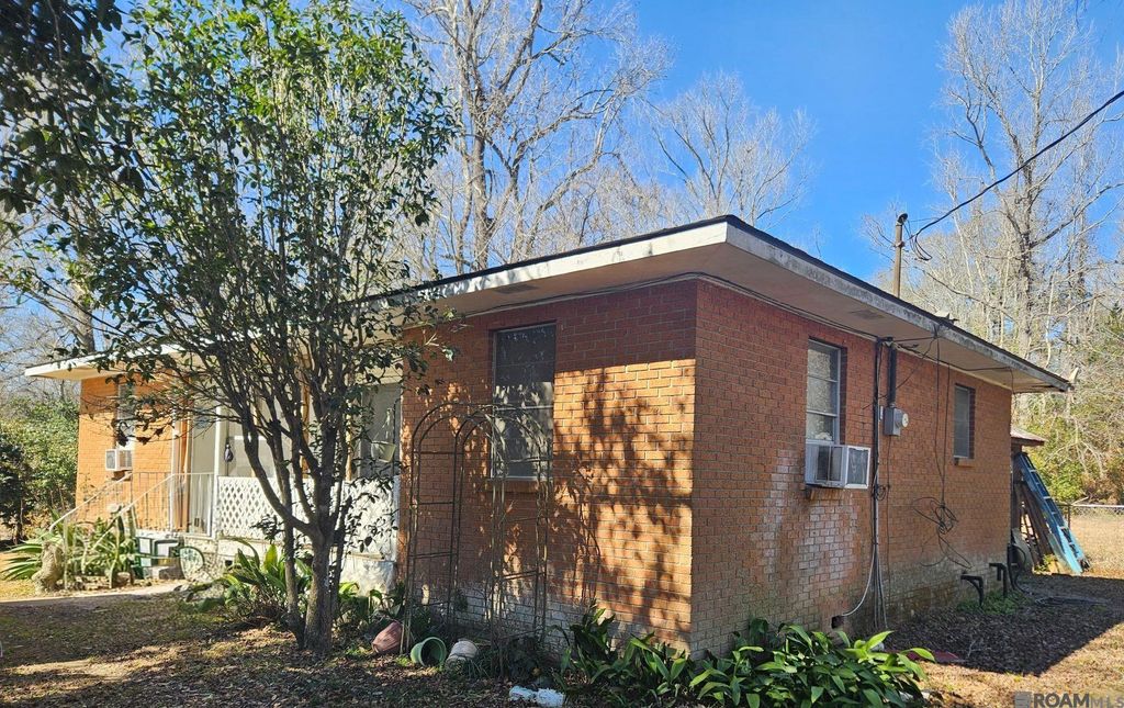 8451 Steve Johnson Dr, St Francisville, LA 70775