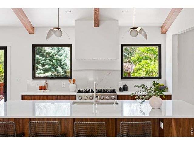 922 Club View Rd, Fort Collins, CO 80524
