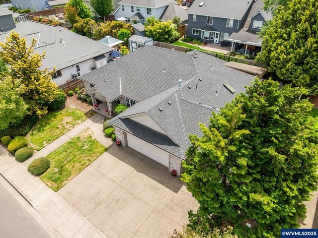 1158 Meadowridge St, Keizer, OR 97303