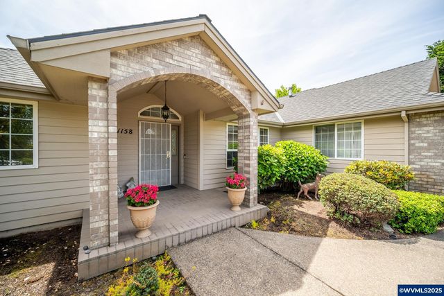 1158 Meadowridge St, Keizer, OR 97303