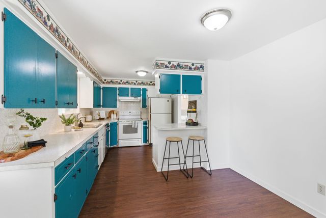 806 S Adams Rd, Spokane Valley, WA 99037