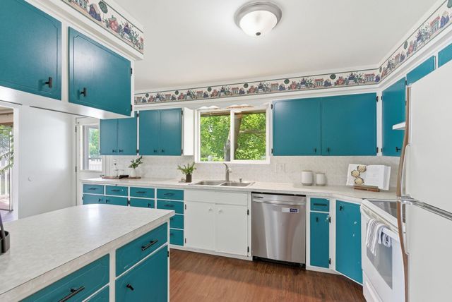 806 S Adams Rd, Spokane Valley, WA 99037