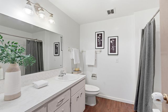 806 S Adams Rd, Spokane Valley, WA 99037