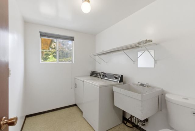 806 S Adams Rd, Spokane Valley, WA 99037