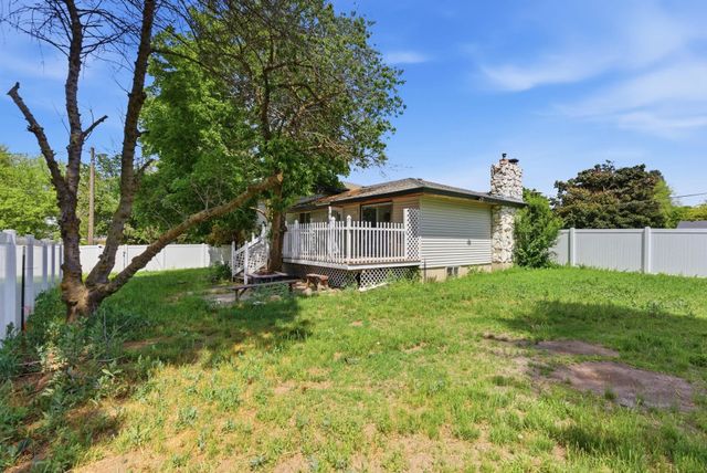 806 S Adams Rd, Spokane Valley, WA 99037