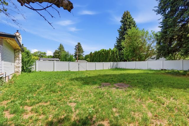 806 S Adams Rd, Spokane Valley, WA 99037