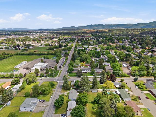 806 S Adams Rd, Spokane Valley, WA 99037