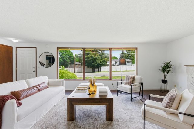 806 S Adams Rd, Spokane Valley, WA 99037
