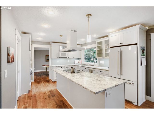 4803 Se VIEWPOINT Dr, Troutdale, OR 97060