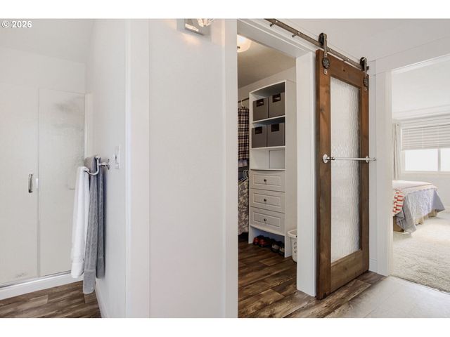 4803 Se VIEWPOINT Dr, Troutdale, OR 97060