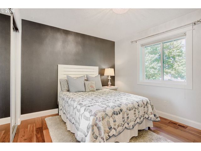 4803 Se VIEWPOINT Dr, Troutdale, OR 97060