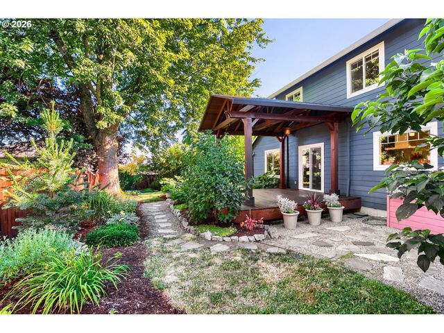 4803 Se VIEWPOINT Dr, Troutdale, OR 97060