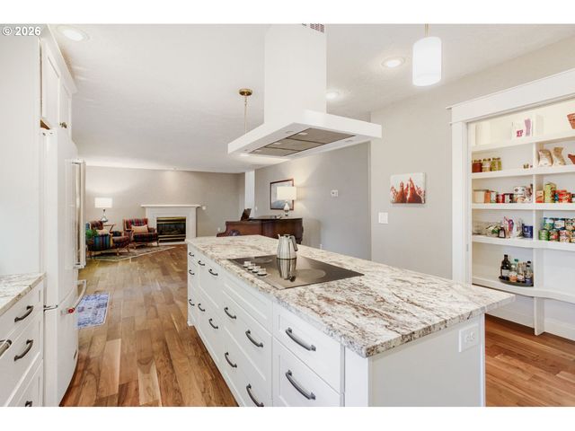 4803 Se VIEWPOINT Dr, Troutdale, OR 97060