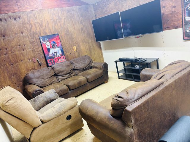 2291 Highway 71, Columbus, TX 78934