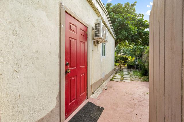 1408 W Broome Street, Lantana, FL 33462