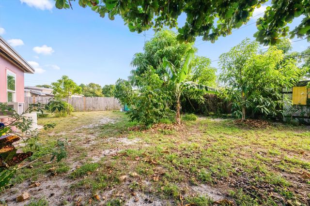 1408 W Broome Street, Lantana, FL 33462
