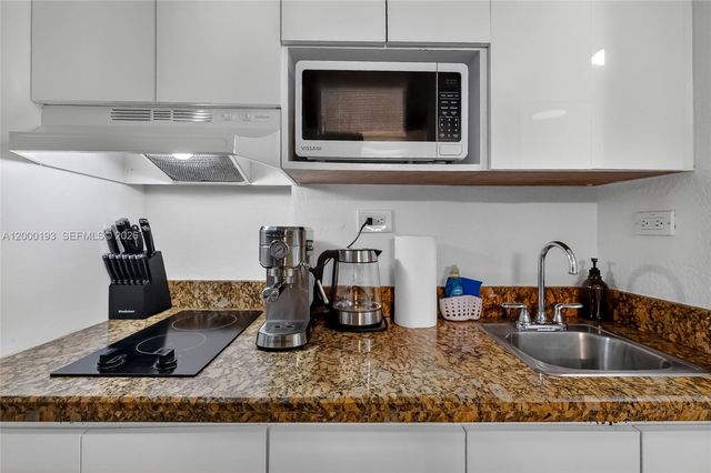 19201 Collins Avenue 1123, Sunny Isles Beach, FL 33160