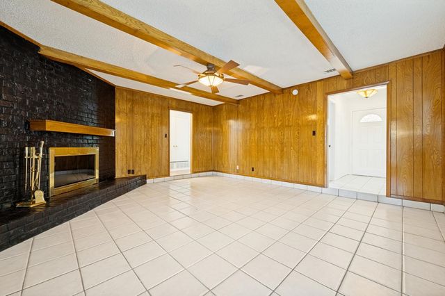 2517 Tanglewood Drive, Grapevine, TX 76051