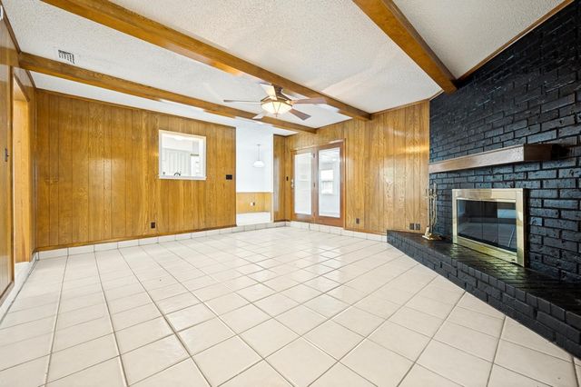 2517 Tanglewood Drive, Grapevine, TX 76051