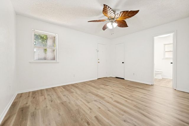 2517 Tanglewood Drive, Grapevine, TX 76051