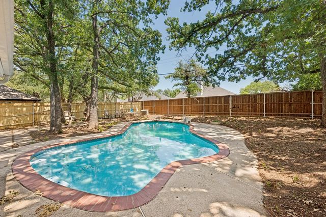 2517 Tanglewood Drive, Grapevine, TX 76051