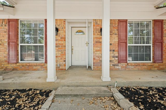 2517 Tanglewood Drive, Grapevine, TX 76051