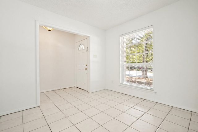 2517 Tanglewood Drive, Grapevine, TX 76051