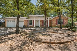 2517 Tanglewood Drive, Grapevine, TX 76051