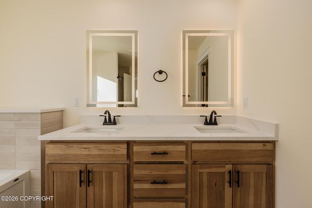 2923 N Cottage Knoll Drive, Palmer, AK 99645