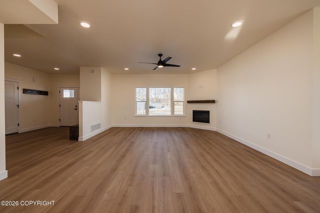 2923 N Cottage Knoll Drive, Palmer, AK 99645