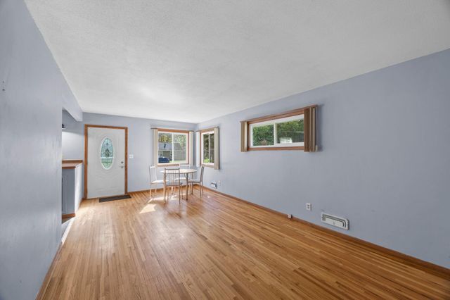 8120 Wentworth Avenue S, Bloomington, MN 55420