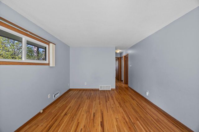 8120 Wentworth Avenue S, Bloomington, MN 55420